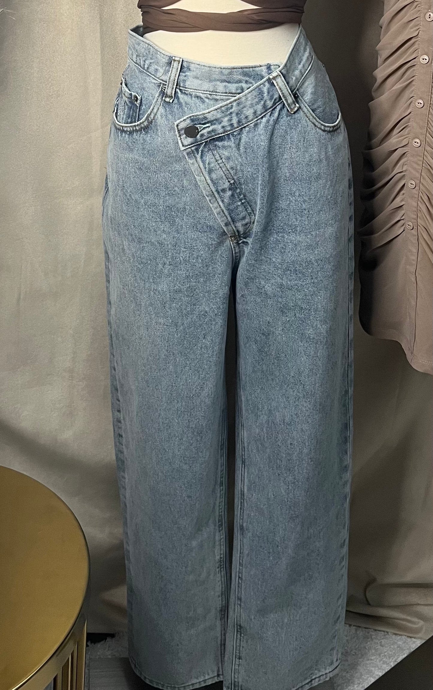 Crossover High Waisted Jeans
