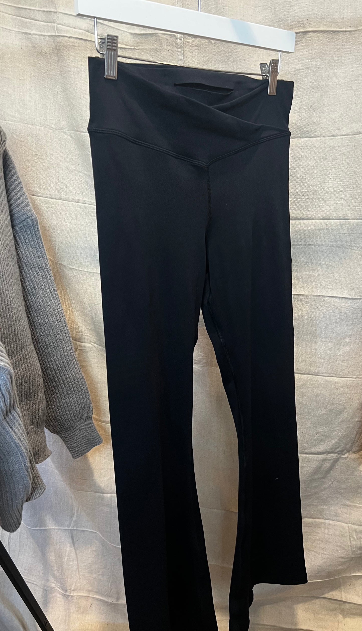 ERO CROSSOVER FLARED LEGGINGS