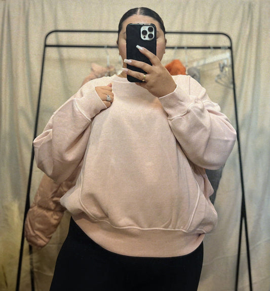 ESSENTIAL OVERSIZE SWEATER